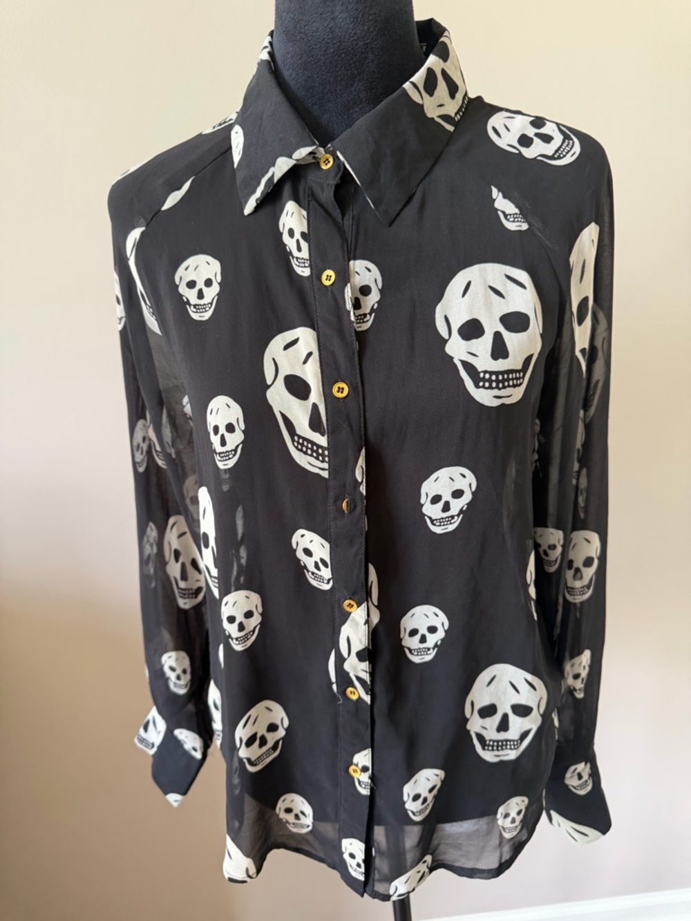 CBRL Sheer Black Skull Print Long-Sleeve Button Blouse Large
